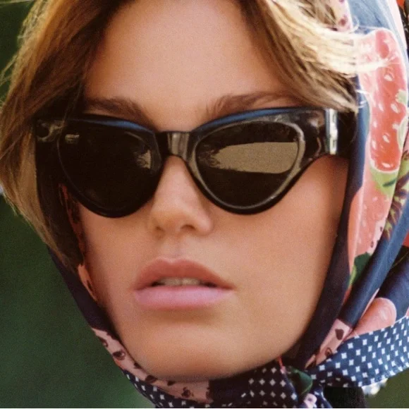 Le Specs - Fanplastico cateye sunglasses in black from Anthropologie NWT - Picture 3 of 7